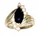 LADIES MQ ONYX & PEARLS RING